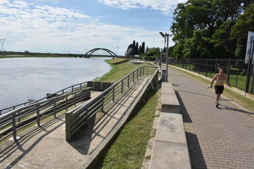 Se aprobó el proyecto de peatonalización de la Costanera santotomesina